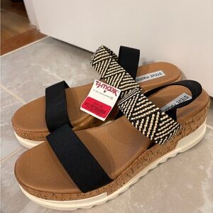 Steve Madden Black and Tan platform Sandals